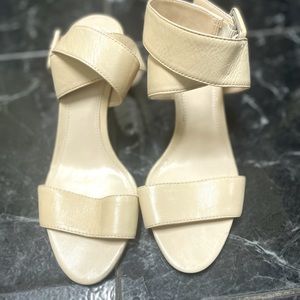 brand vincecamuto , size6